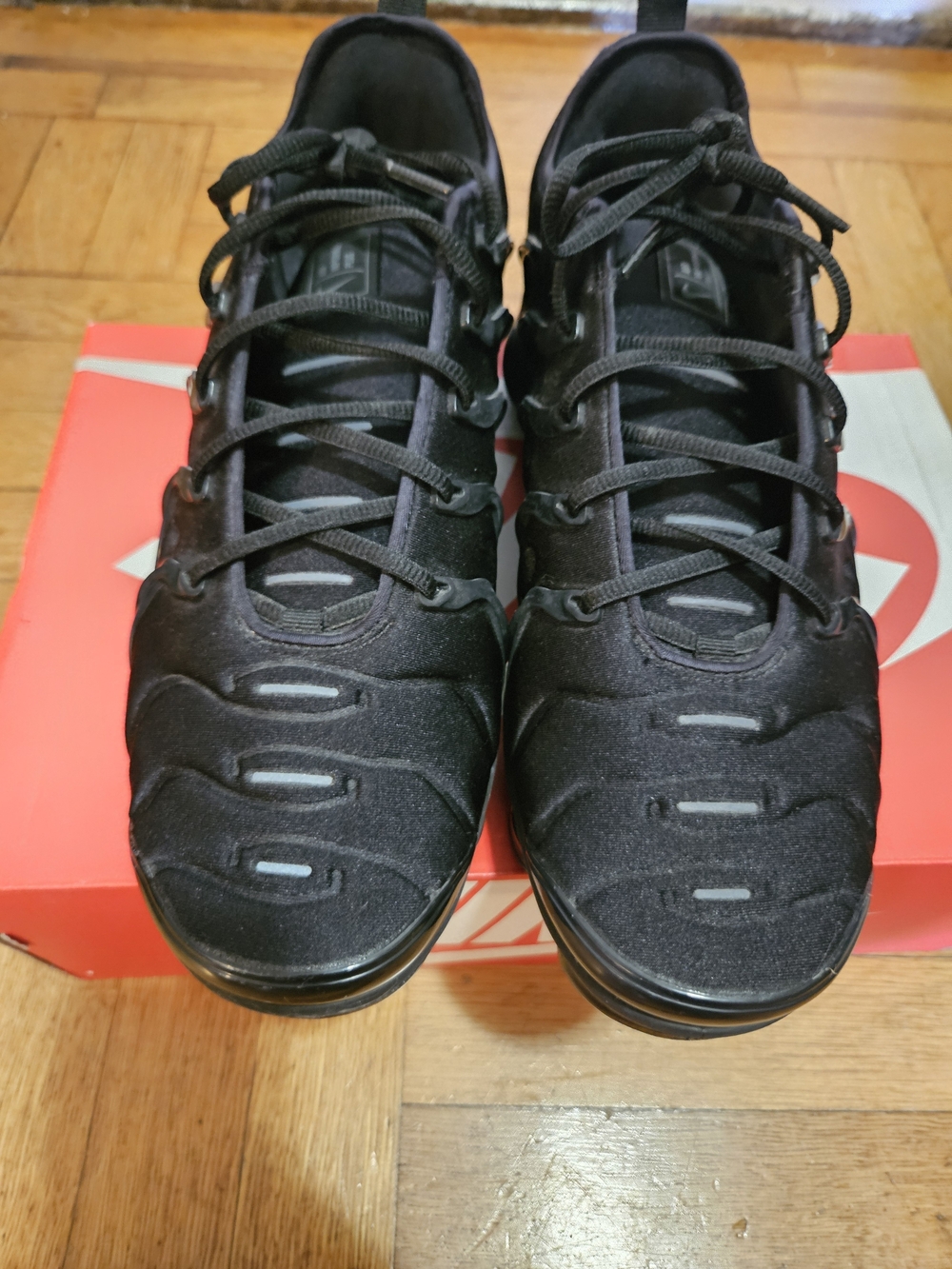 Nike Men Vapor Max Sneakers